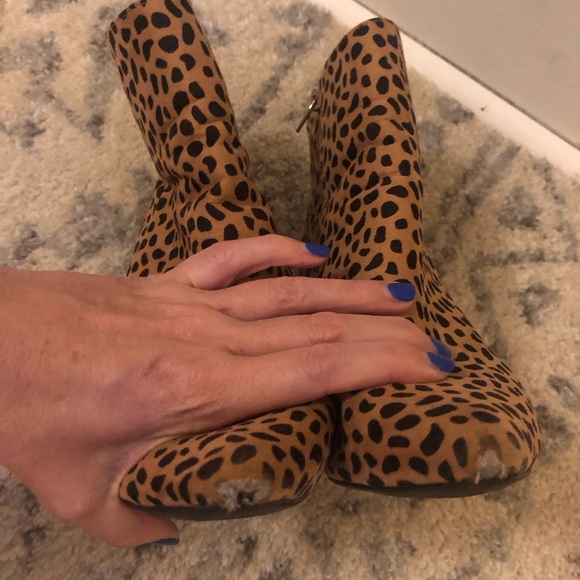 Bamboo Leopard Ankle Boots - Picture 4 of 4